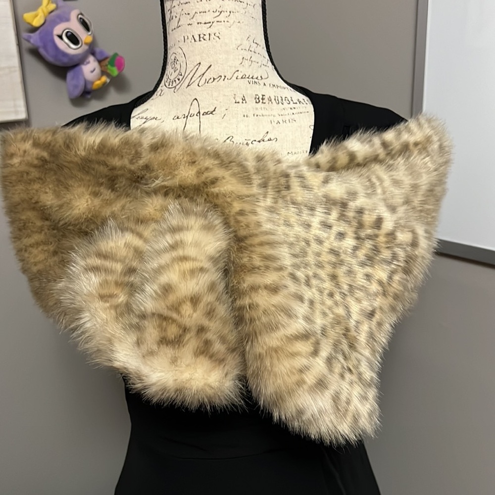 Scarf - Picture 2 of 7